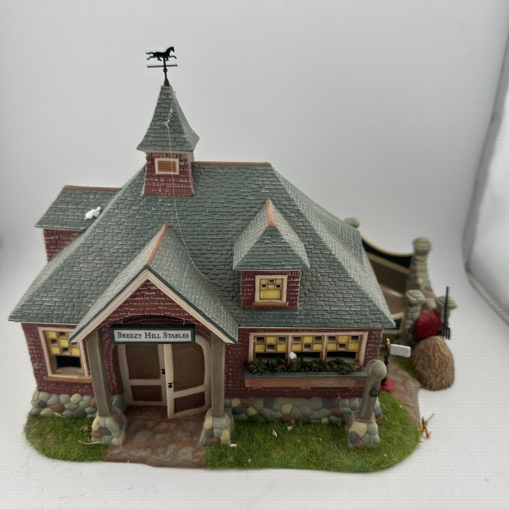 Department 56 Seasons Bay Breezy Hill Stables 53447 Lighted Retired